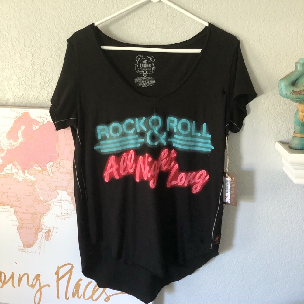 NWT Trunk Ltd Black Graphic Rock & Roll T-Shirt